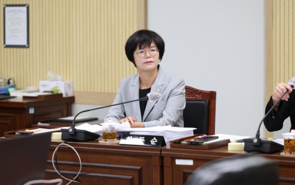 한동순 의원(복지교육위원회 발언사진) (출처: 청주시의회) / 2025.11.25