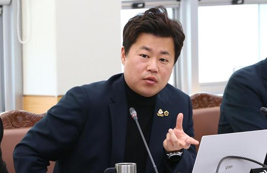 김용래 강원특별자치도의원, ‘강원특별자치도 가족돌봄 등 위기아동ㆍ청년 지원에 관한 조례안’ 발의 (출처: 강원특별자치도의회) / 2025.11.25