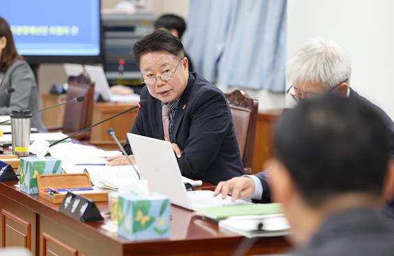 임지락 도의원 11월 24일 환경산림국 예산안 심사 (출처: 전라남도의회) / 2025.11.25
