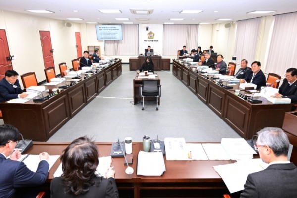 경남도의회 교육청 예결특위, 재정 어려움 속 2차 추경안 심사 완료 (출처: 경상남도의회) / 2025.11.26