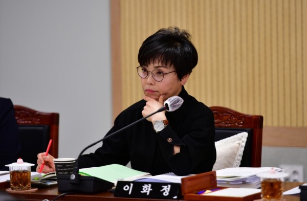 이화정 의원(복지교육위원회 발언사진) (출처: 청주시의회) / 2025.11.26