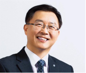 [WE웹이코노미 기고칼럼] 송영흡 코리안리 전무 "야만적인 전쟁을 멈추게 한 아담 스미스의 국부론"